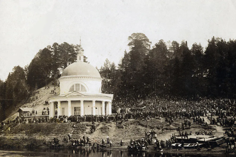Великорецкий крестный ход Часовня на берегу реки Великая 1911г
