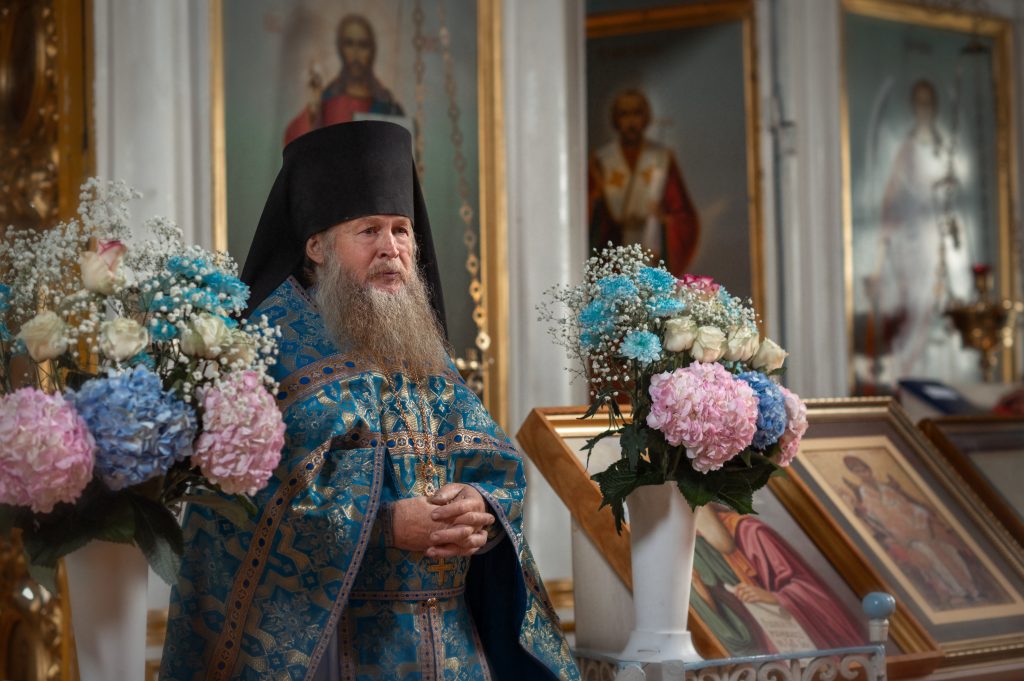 Сотрудники Фонда посетили подопечный храм Архангела Михаила в Малых Ясырках