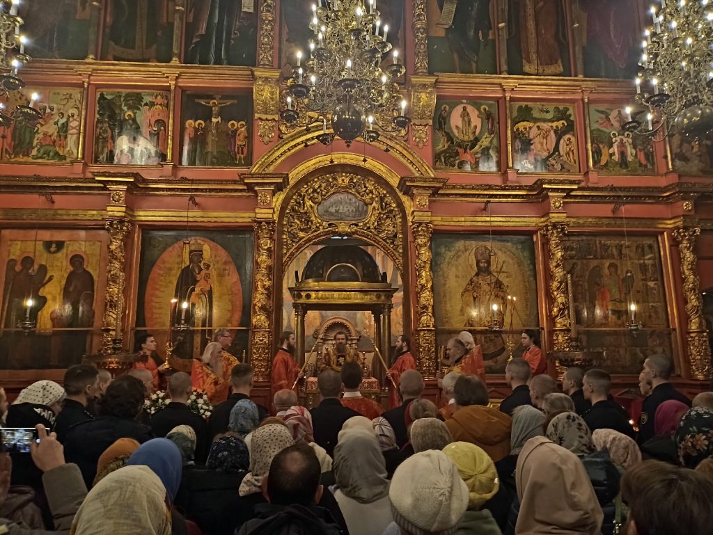 Команда Фонда Архангела Михаила отметила его 15-летие молитвой за всех, кто помогает, в Архангельском соборе