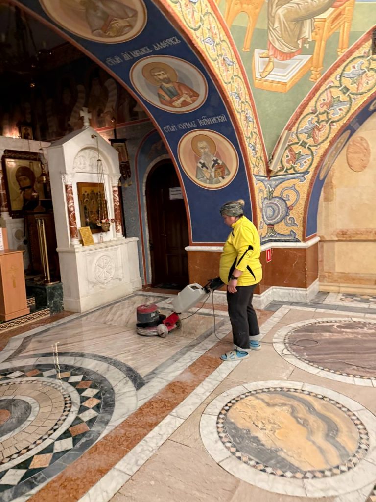 Завершен сбор на обновление убранства храма Покрова в Ясеневе