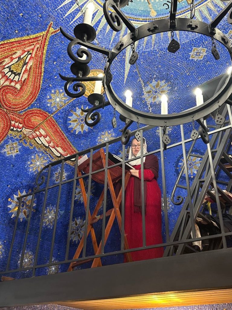 Литургия в храме прп. Гавриила Самтаврийского в Деревне Федора Конюхова