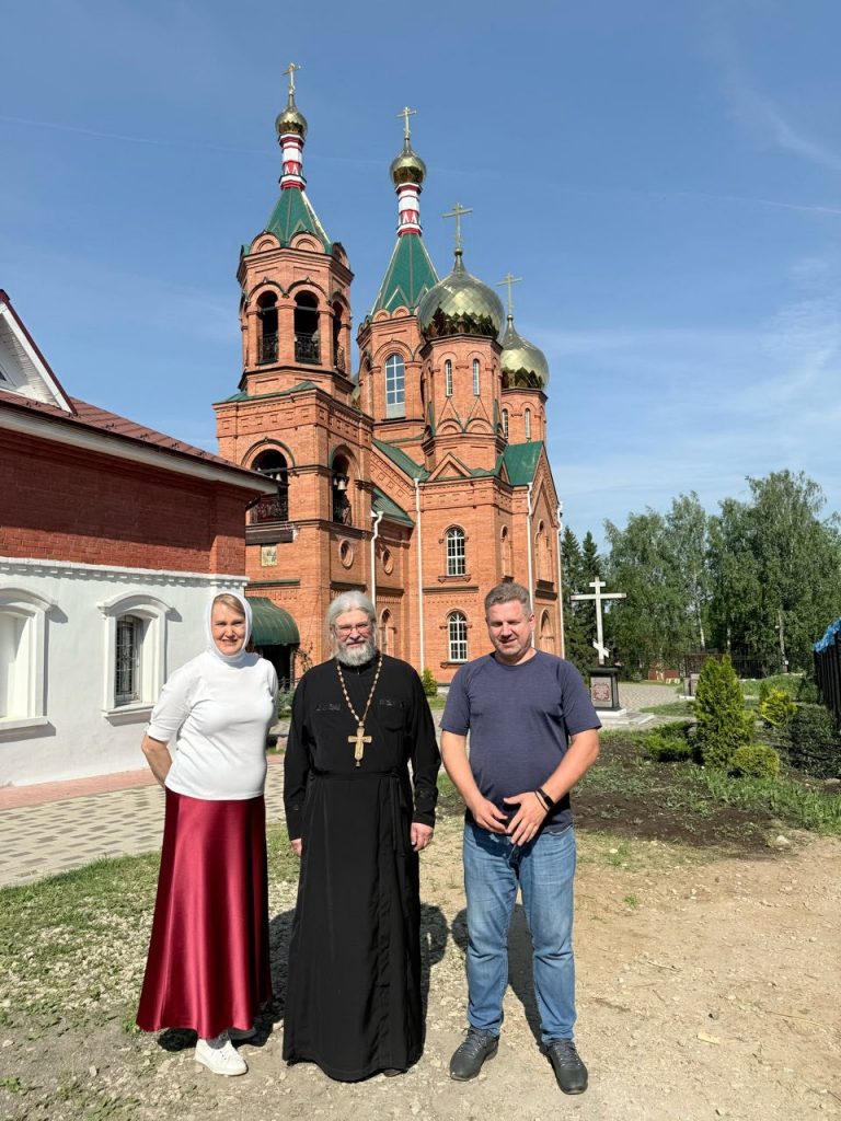 Освящение мозаики в храме пос. Красные Баки состоялось. Председатель Фонда и его заместитель награждены медалями