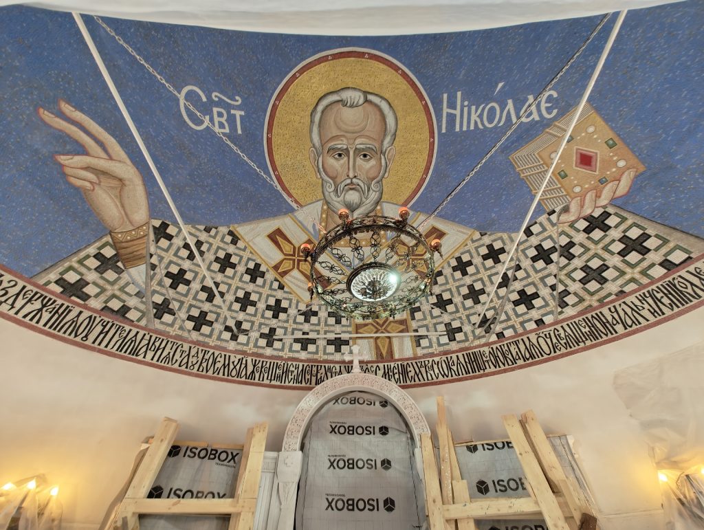 Завершен монтаж мозаичного панно в храме Святителя Николая в п. Красные Баки!