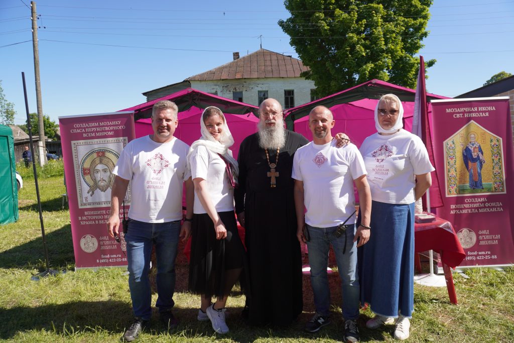 Икона Свт. Николая освящена. Фонд принял участие в Великорецком крестном ходе и торжествах